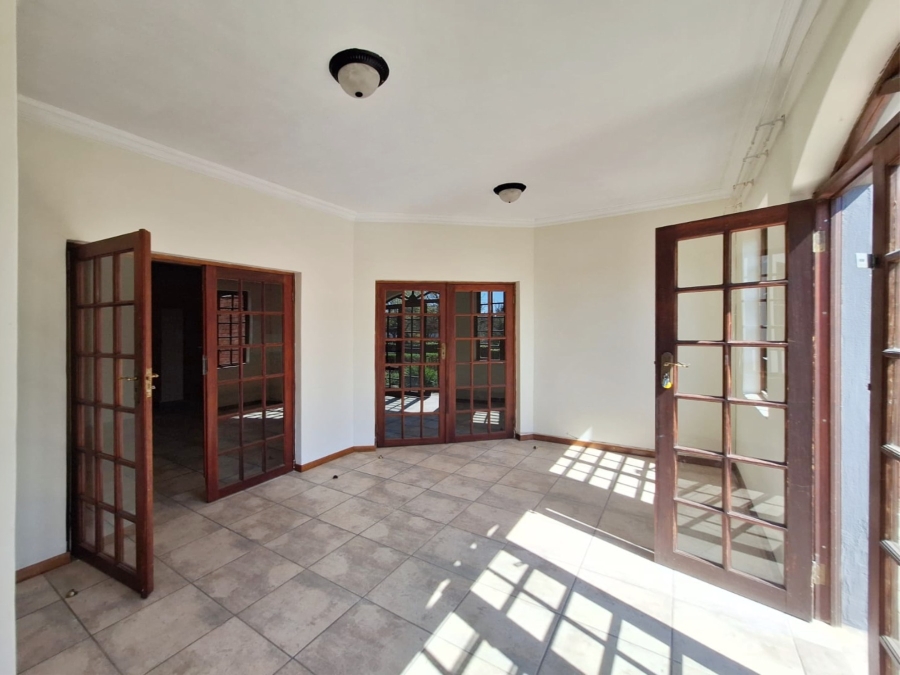 To Let 3 Bedroom Property for Rent in Meerhof North West